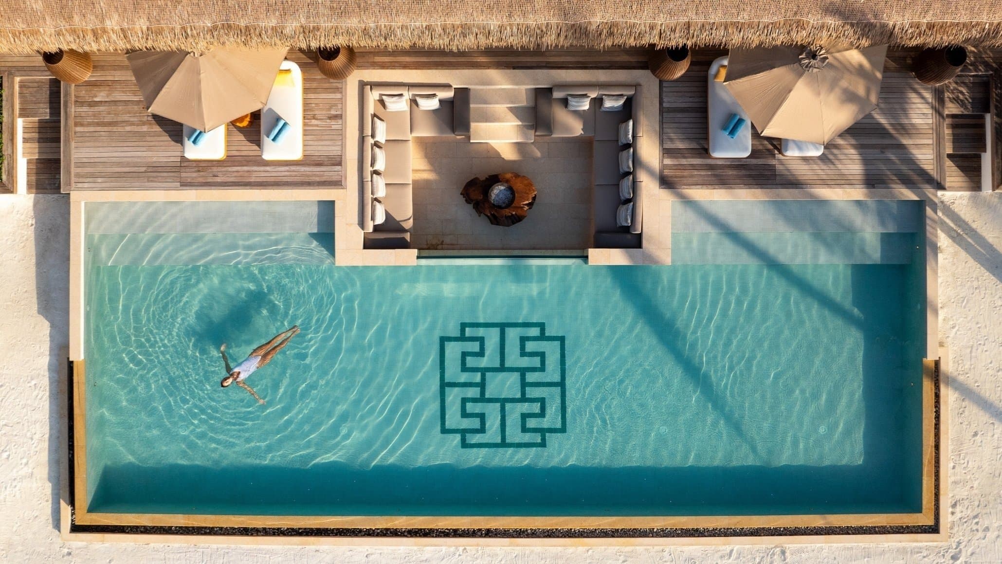 Hilton Maldives Amingiri Resort & Spa swimming pool