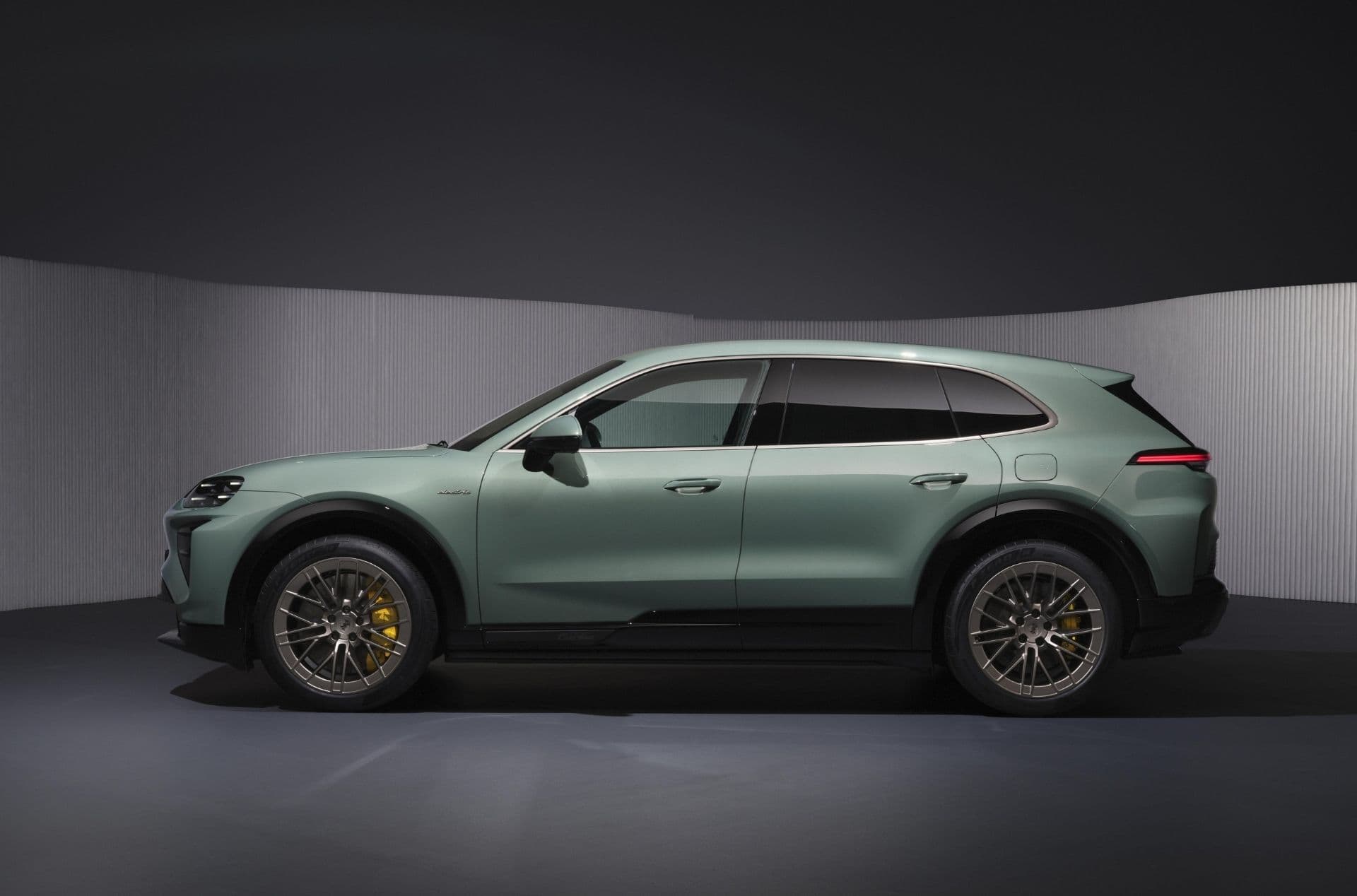 Porsche Cayenne Turbo Electric